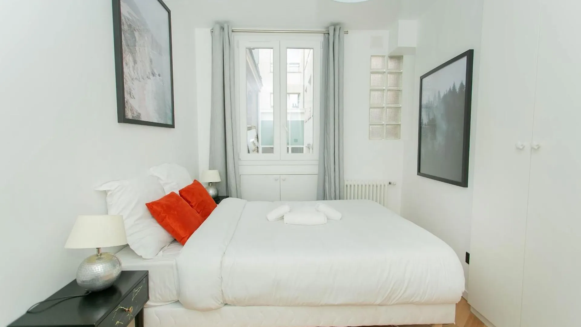 Apartment Cozy 2Br Near Champs-Elysees Paris France