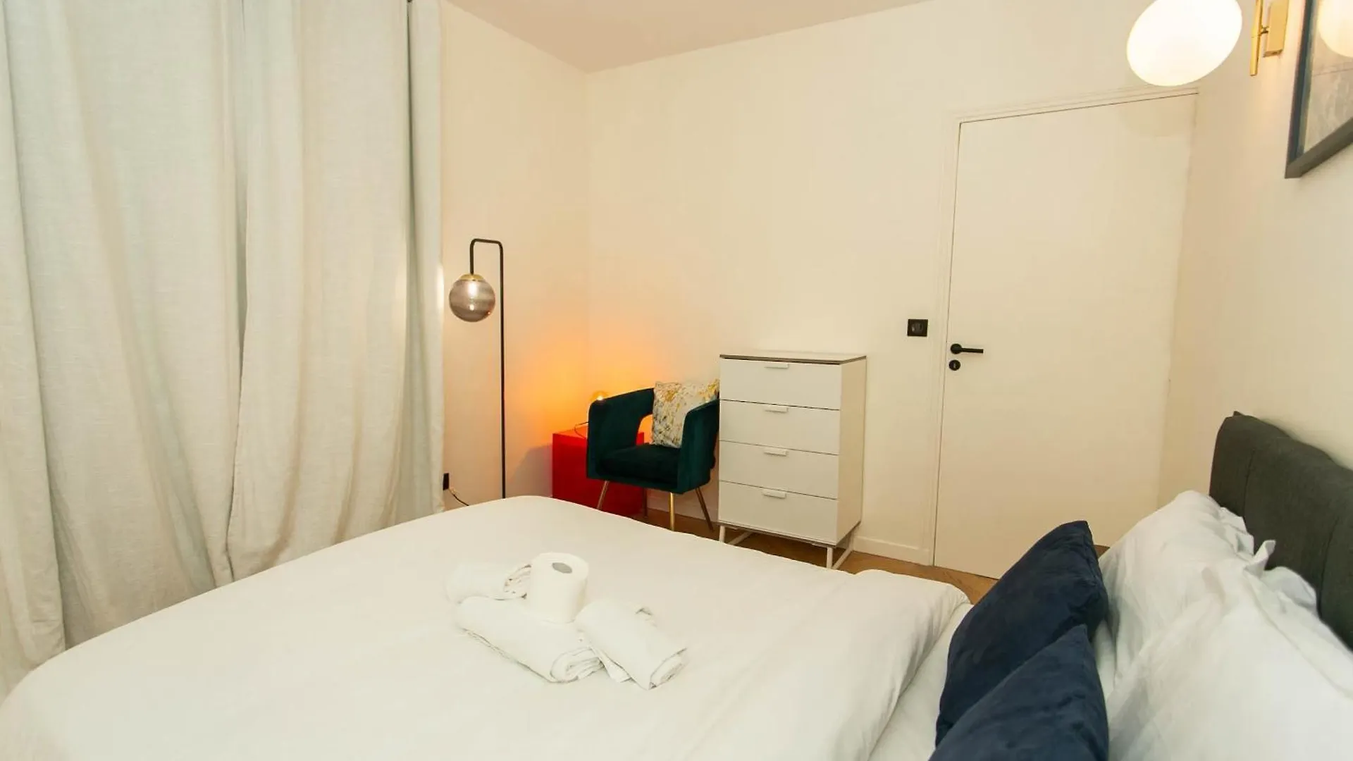 Apartment Cozy 2Br Near Champs-Elysees Paris