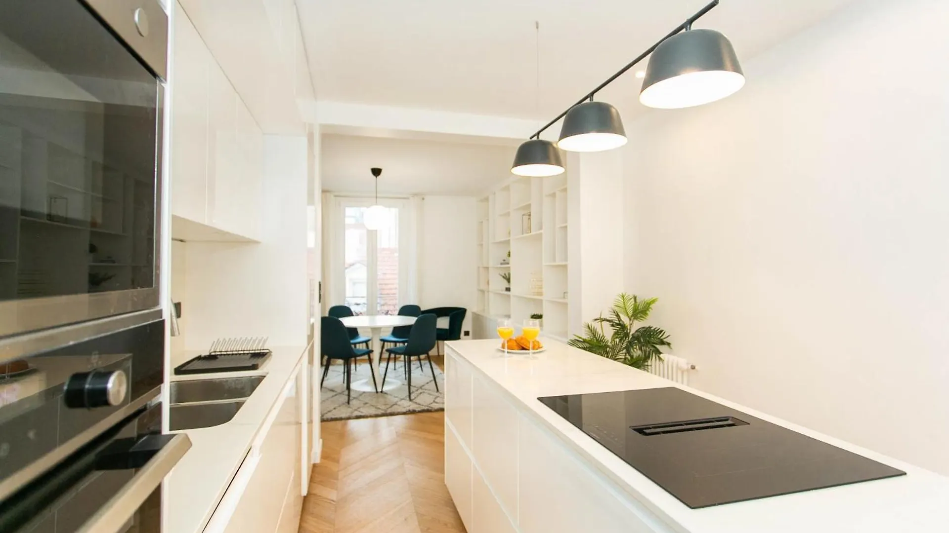 Cozy 2Br Near Champs-Elysees Paris 0*,