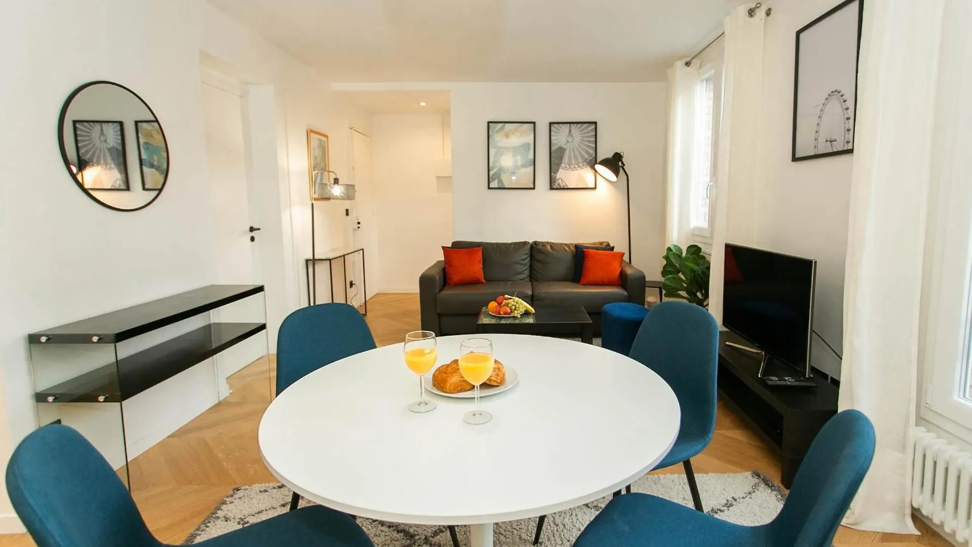 Apartment Cozy 2Br Near Champs-Elysees Paris France